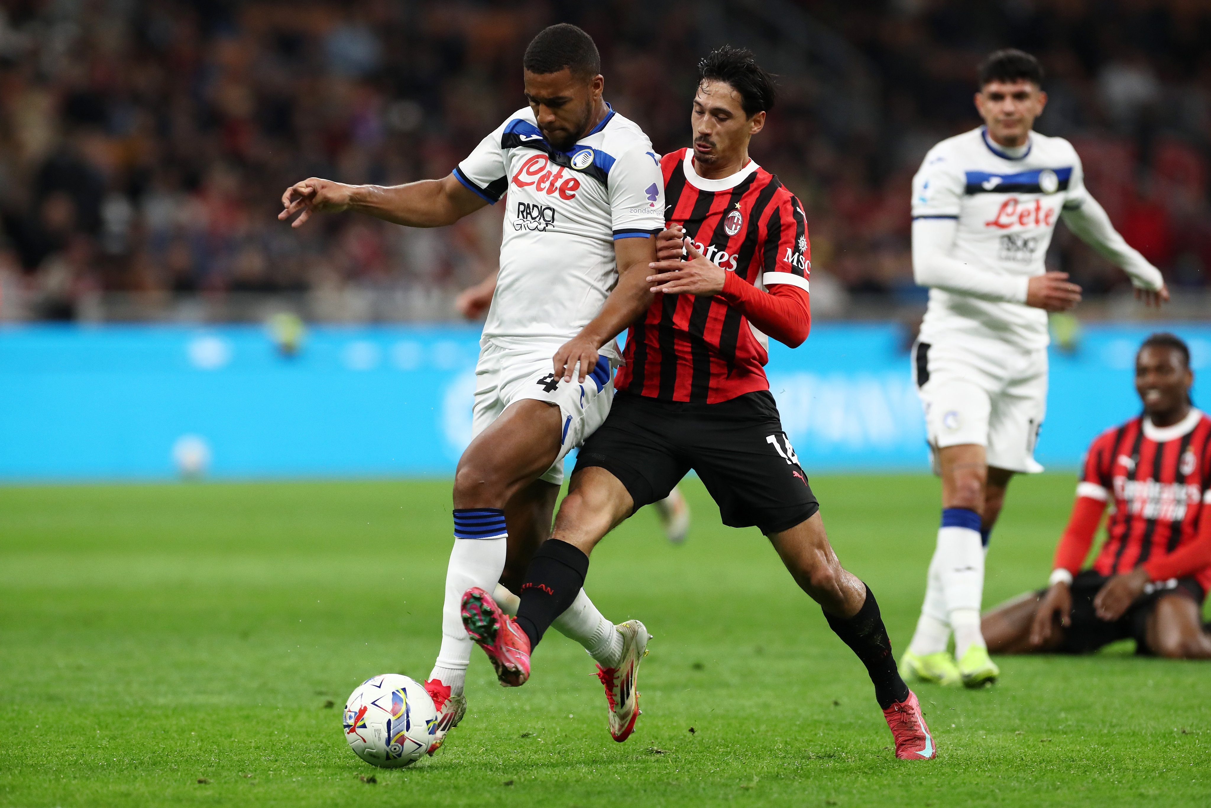 AC米兰客场战平亚特兰大:延续不败纪录 AC米兰客场战平亚特兰大:延续不败纪录