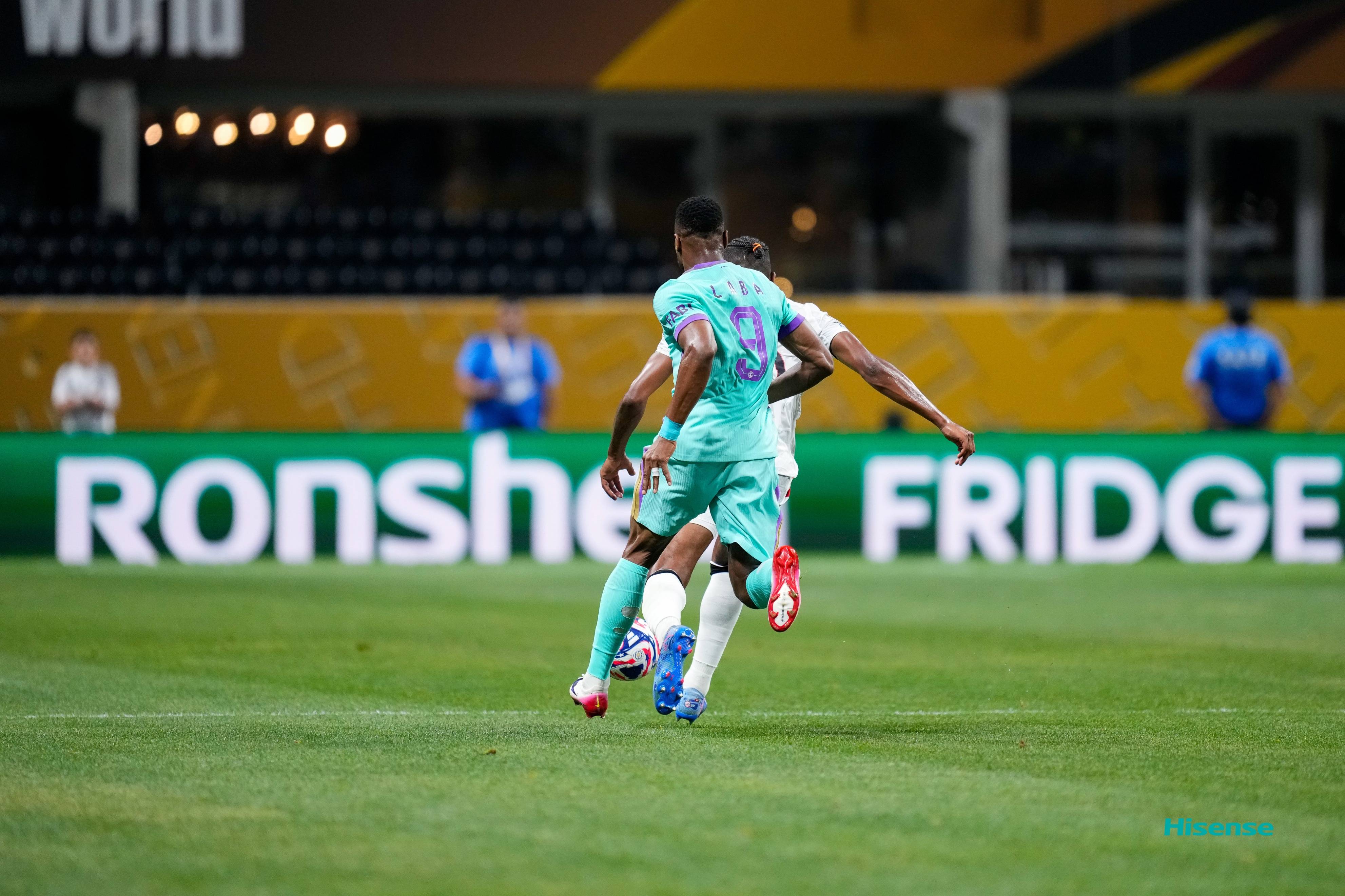 开云体育官网-曼城凭借神奇进球，欧洲征程继续