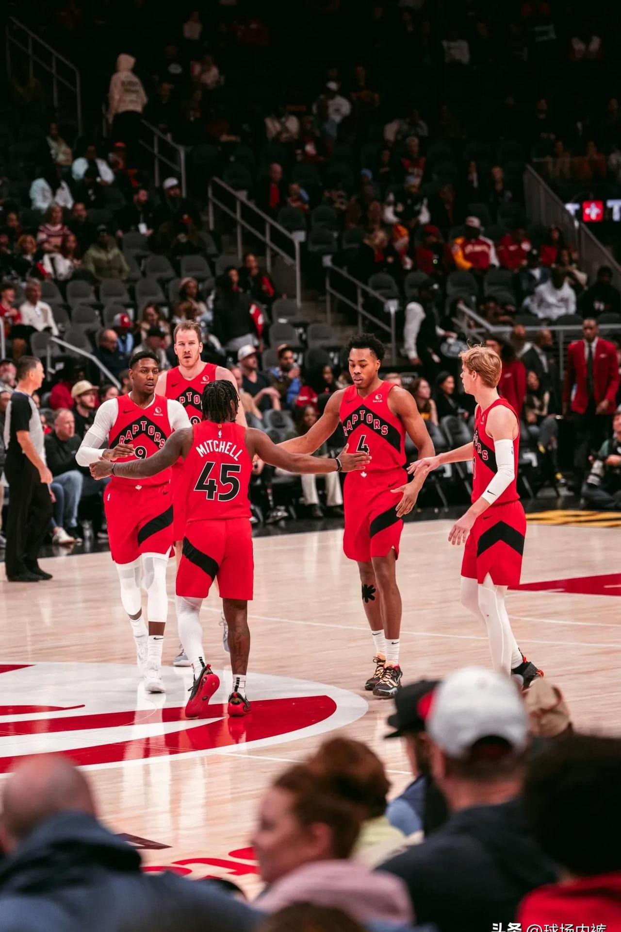 猛龙队客场不敌热火,球队需调整战术 猛龙队客场不敌热火,球队需调整战术