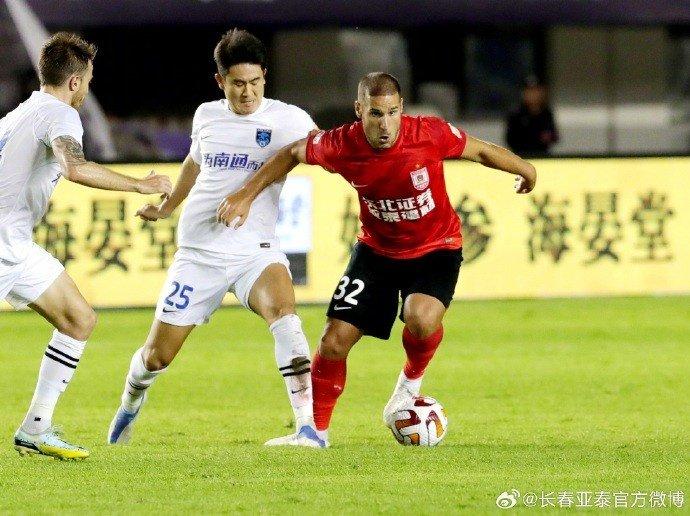 建业主场收获胜利,球队士气大增 建业主场收获胜利,球队士气大增