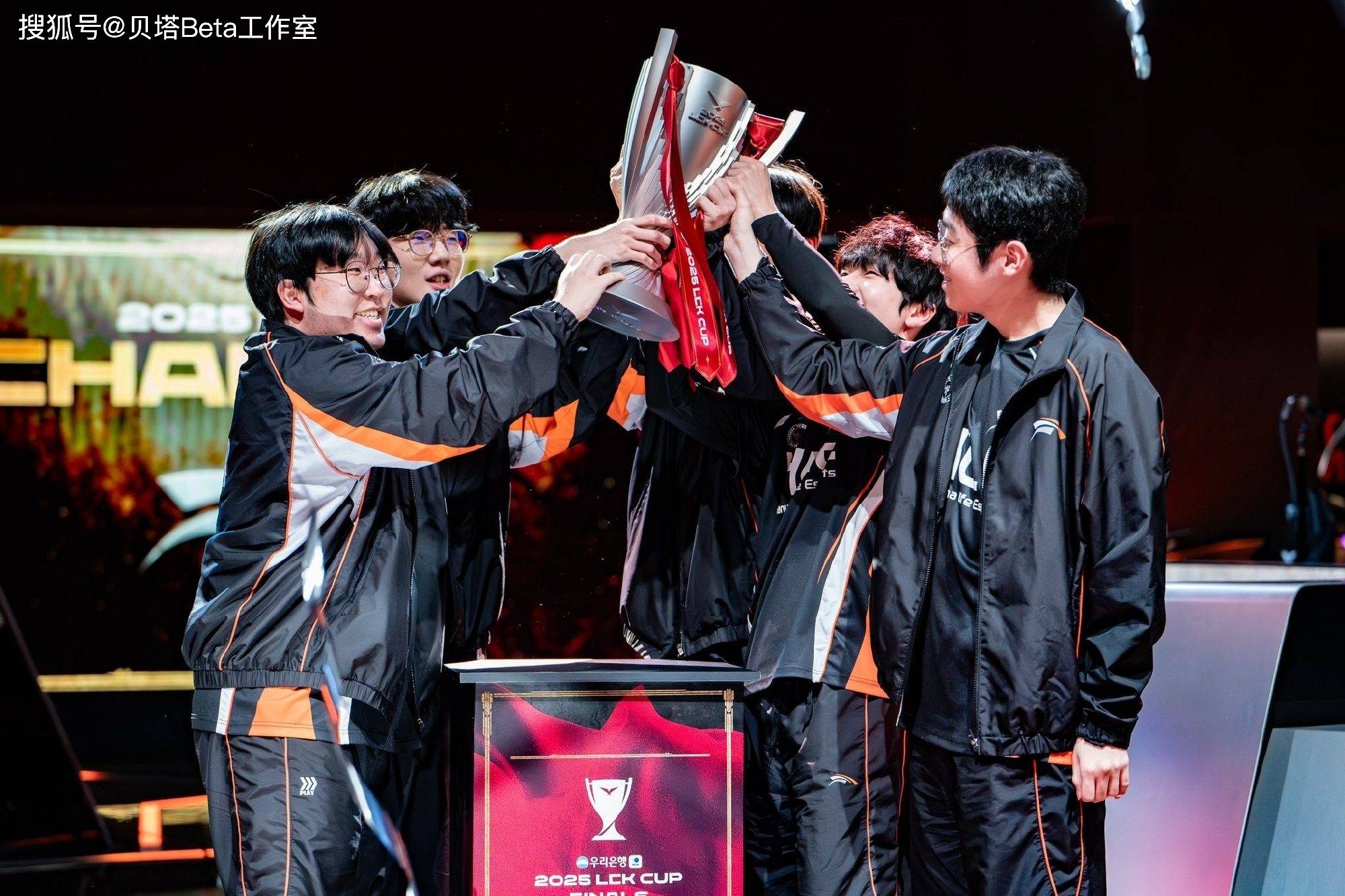 包含FLY险胜HLE,Knight完成史诗逆转鏖战多局半决赛,点燃全场激情的词条 包含FLY险胜HLE,Knight完成史诗逆转鏖战多局半决赛,点燃全场激情的词条