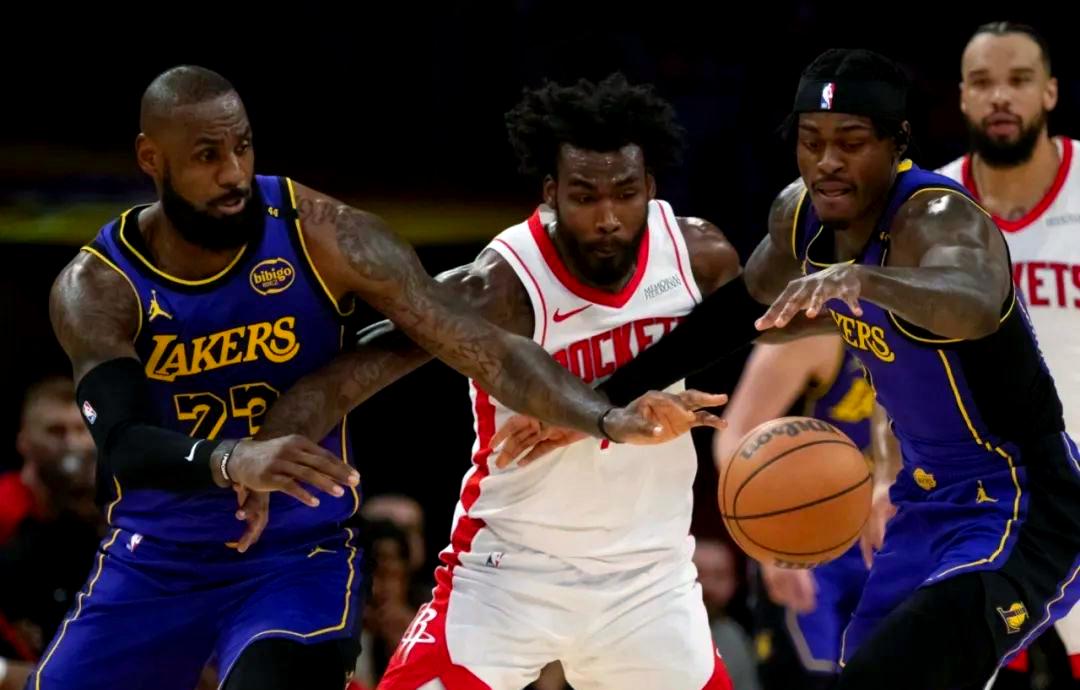 火箭队外援再下一城,帮助球队夺下关键胜利 火箭队外援再下一城,帮助球队夺下关键胜利