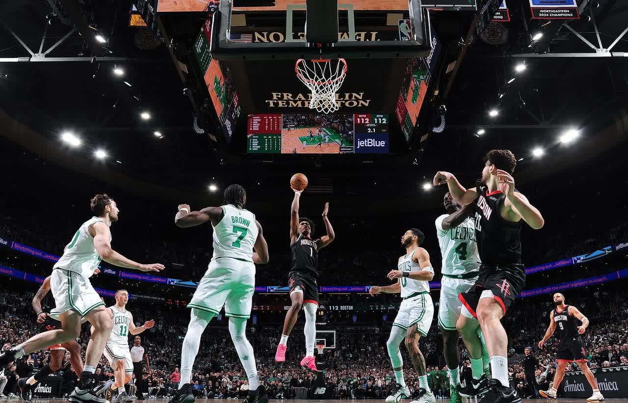 火箭队击败骑士队,取得近期连胜 火箭队击败骑士队,取得近期连胜