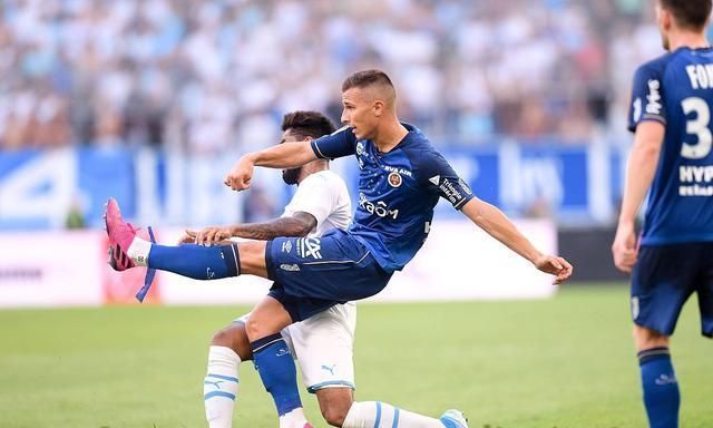 开云体育官网-安格斯足球俱乐部启用新教练，球队士气高涨