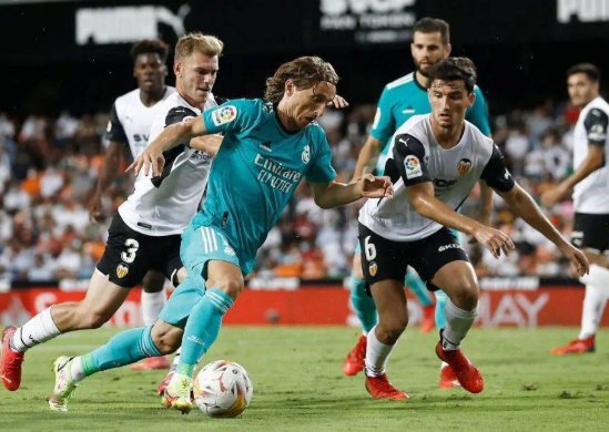 开云体育-瓦伦西亚遭遇连败,保级压力大增