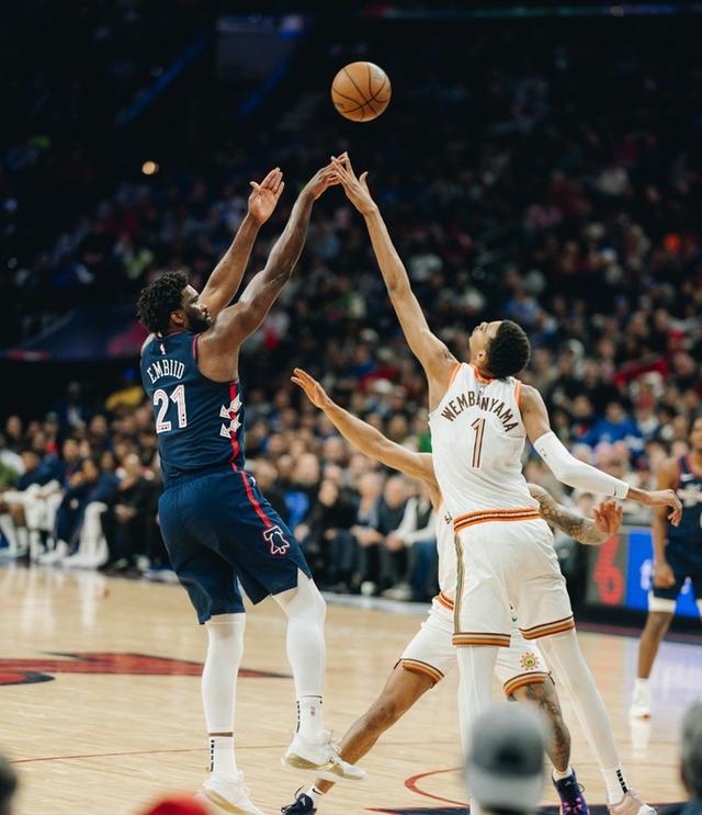 76人轻取灰熊，恩比德状态火热的简单介绍