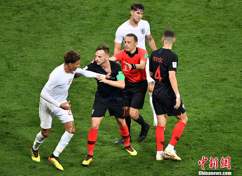 开云体育官网-中国队逆转英格兰队，奥恰洛夫扛起全队