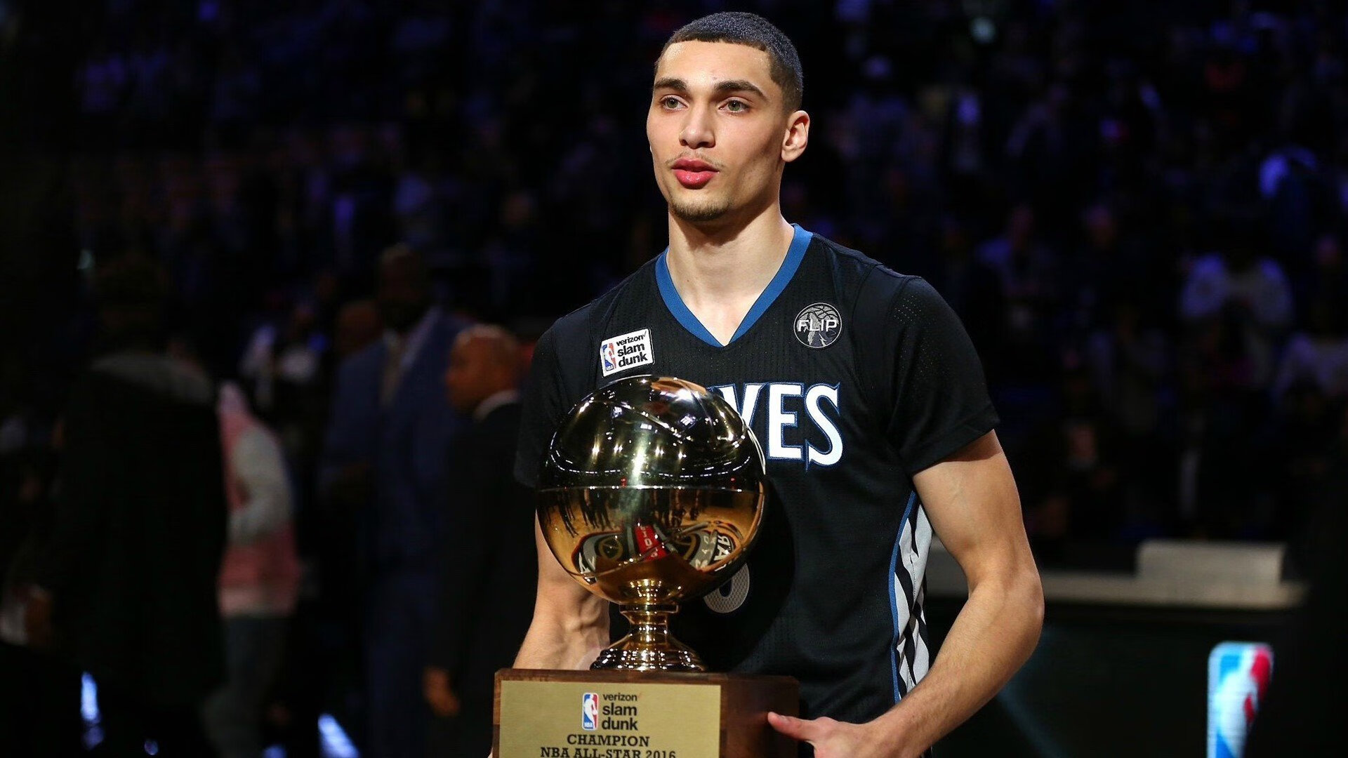 开云体育下载-撕裂宿命金幕的君临之战，布伦森冠军级表现率领篮网淘汰国王