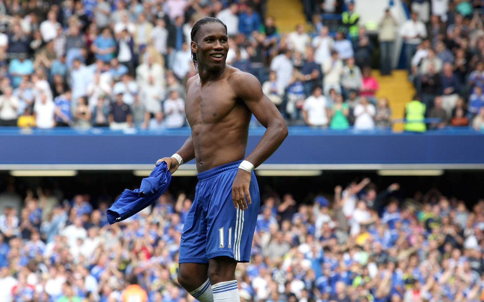 开云体育-一场逆转与一座丰碑，足球世界里的瞬间与永恒