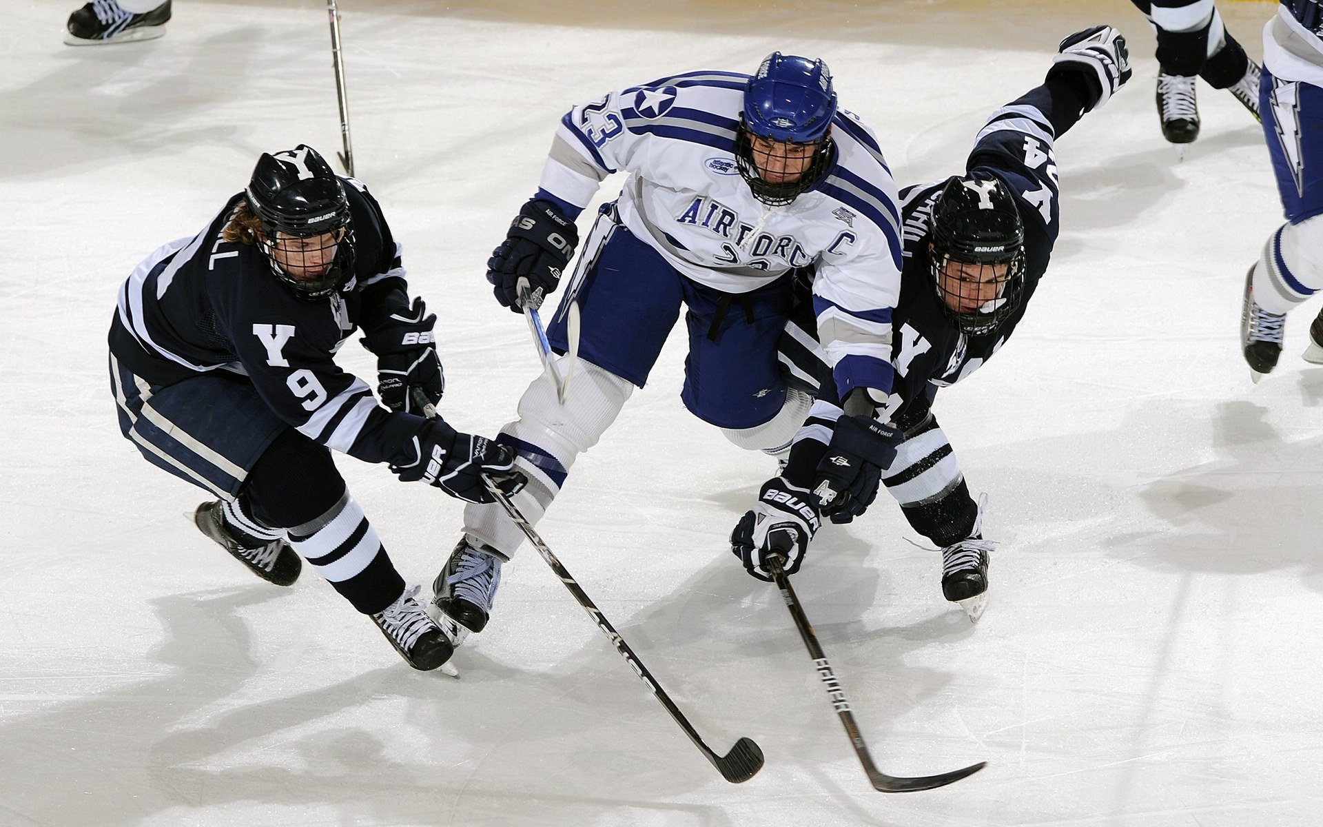 巴黎铁塔星光下,羽球场上王归来,跨越体育的胜利交响